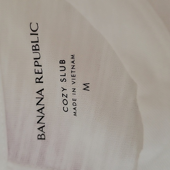 3 Banana Republic light weight t-shirts - Picture 2 of 16